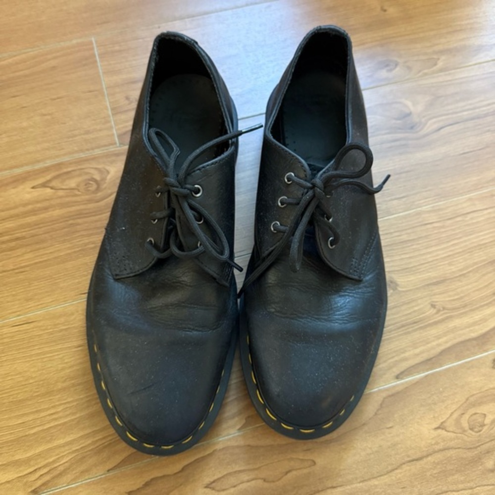 Dr. Martens Black Leather Oxfords Classic Design